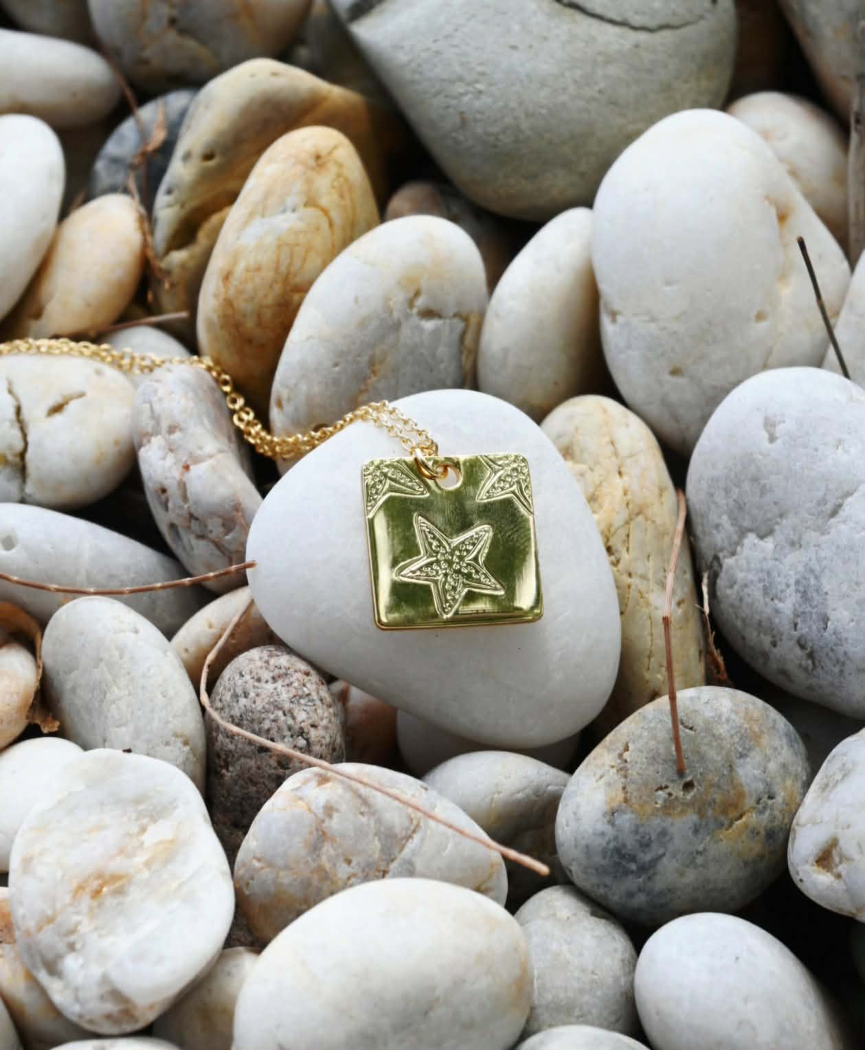 Starfish Gold Pendant Necklace